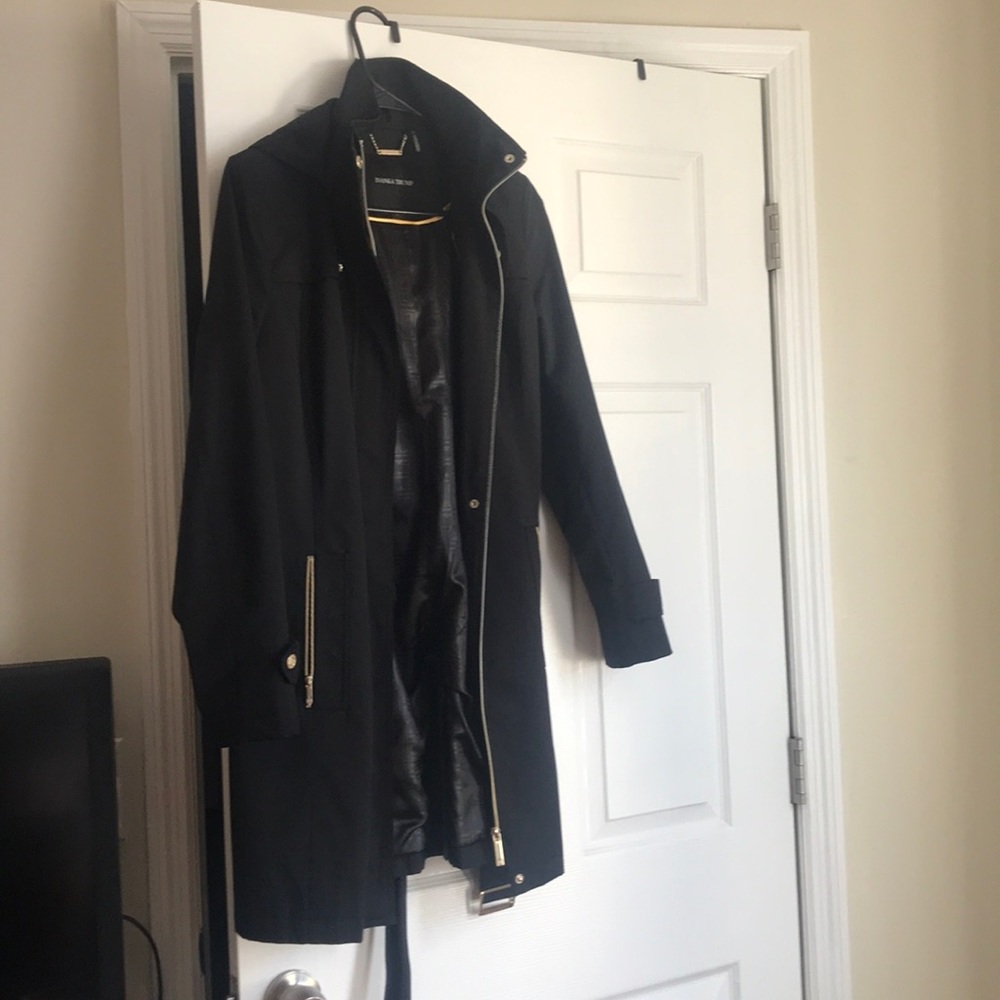 Ivanka Trump rain coat black size small with belt